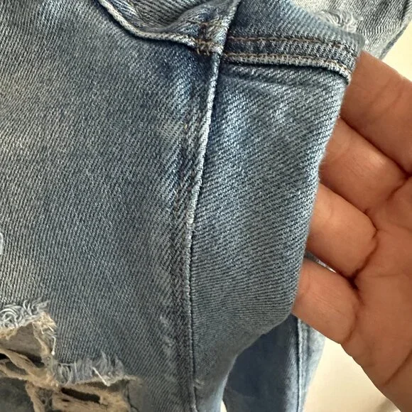 AE Ripped Relaxed Mom Jean - Picture 9 of 14